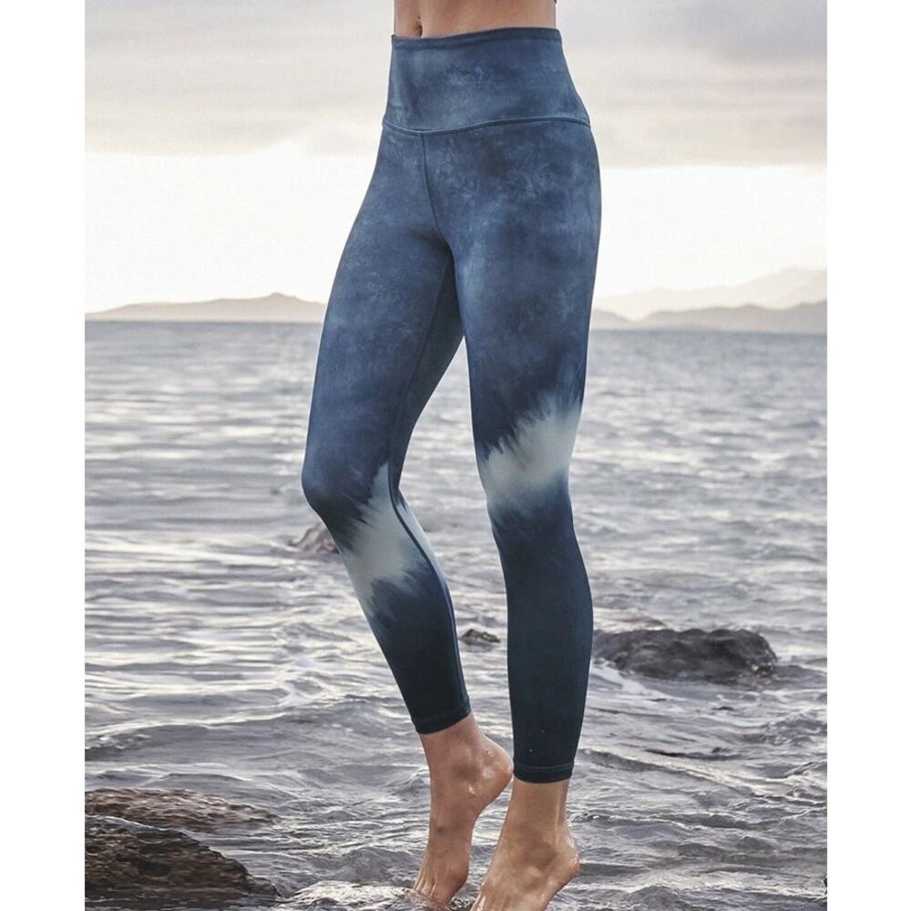 Athleta Elation Watercolor Stripe 7/8 Tight Leggings Small EUC